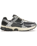 Nike Zoom Vomero 5 Iron Grey Chrome - visuel officiel StockX