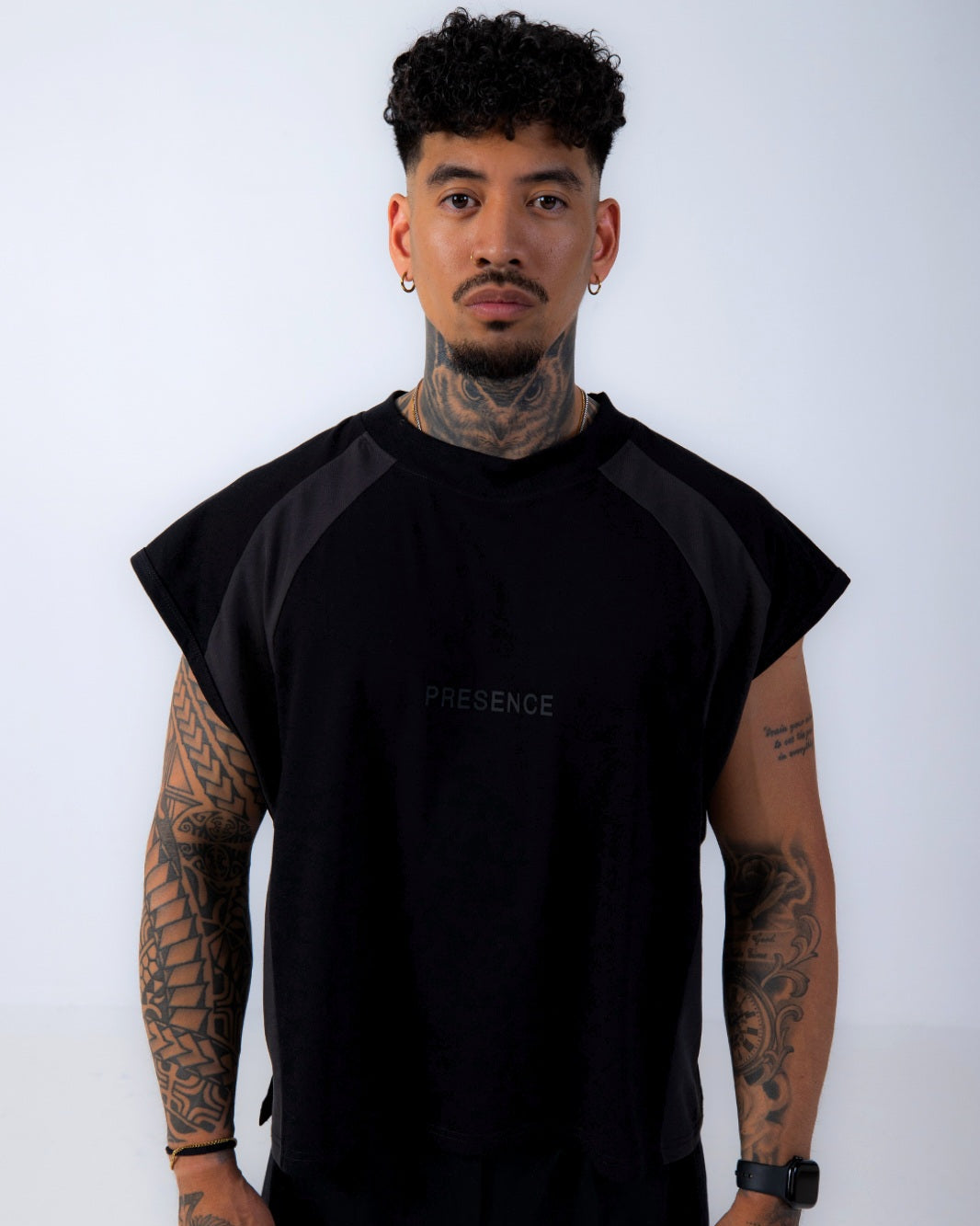 SLEEVELESS TOP - BLACK