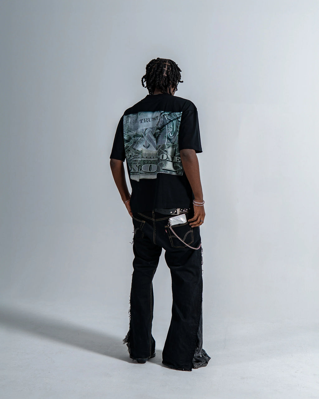 Infinityy Trust no one Black T-Shirt